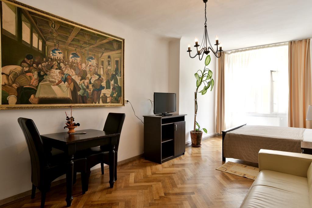 Da Vinci Hotel Brasov Ngoại thất bức ảnh