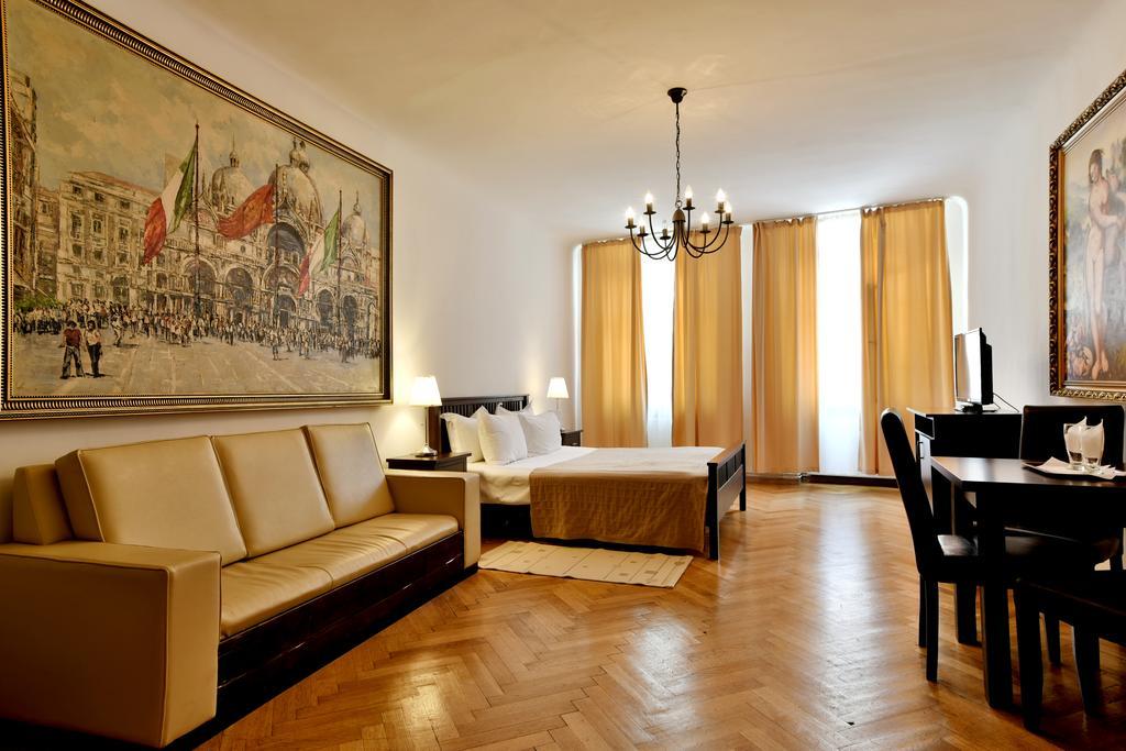 Da Vinci Hotel Brasov Ngoại thất bức ảnh
